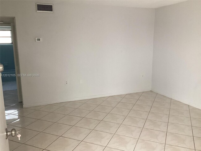 Photo - 2079 NE 167th St Unit 1