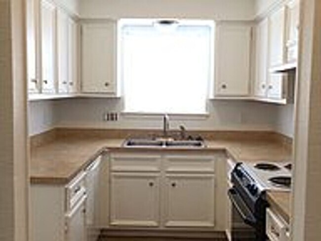 Photo - July Move In!  Adorable 3 Bedroom 1.5 Bath...