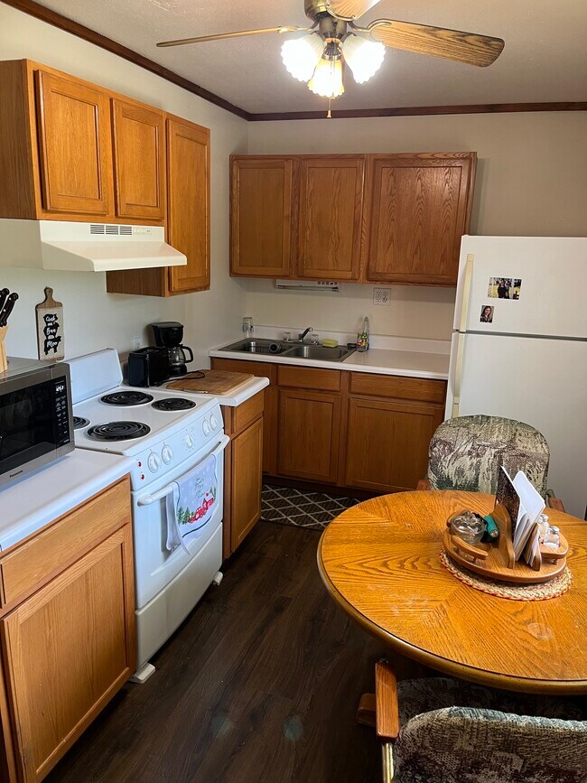 Photo - 80 Riverside Dr