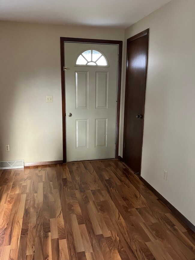 Photo - 1525 Commanche Ave