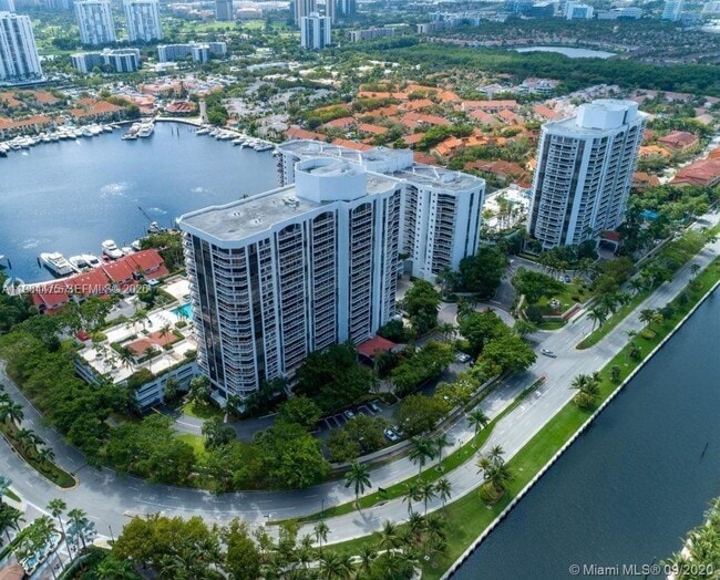 3610 Yacht Club Dr Unit 1002