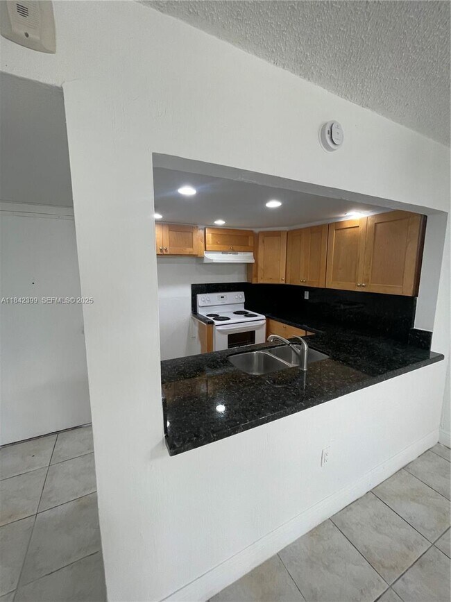 Photo - 10500 SW 108th Ave Unit B410