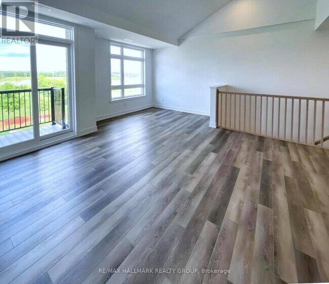 Photo - 300 Tulum Cres Unité i