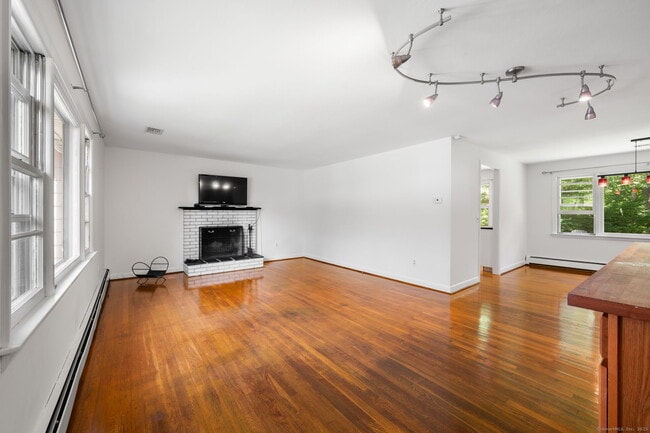 Photo - 31 Raven Wood Rd