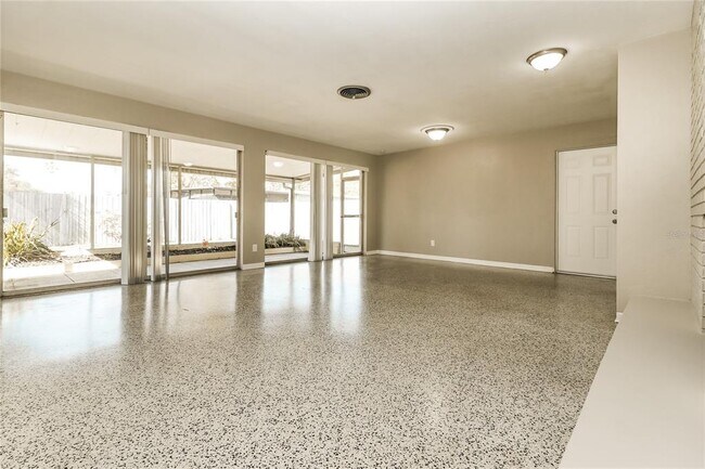 Photo - 4036 Overlook Dr NE