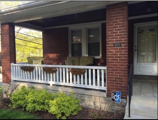 Photo - 301 Amabell St House