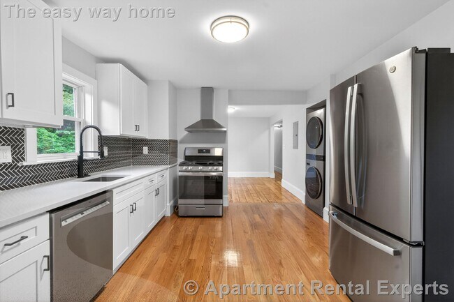 Building Photo - 112 Woodstock St Unit #2