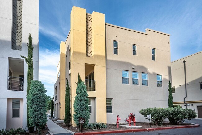 Photo - 216 Paramount