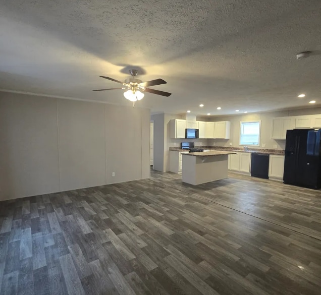 Building Photo - 213 Birch Ln