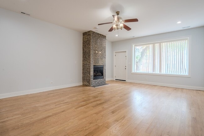 Photo - 5408 S Michigan Ave Unit 2S