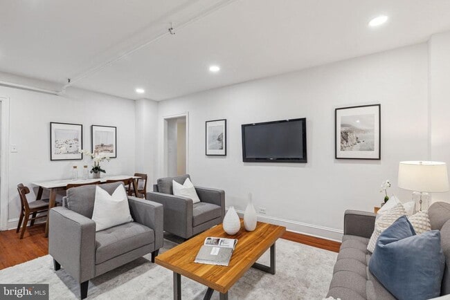 Photo - 2031 Locust St Unidad C100