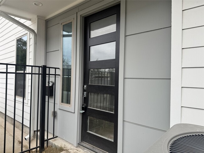 Building Photo - 540 Janisch Rd