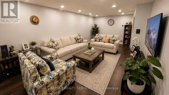 Photo - 71 Newlyn Crescent