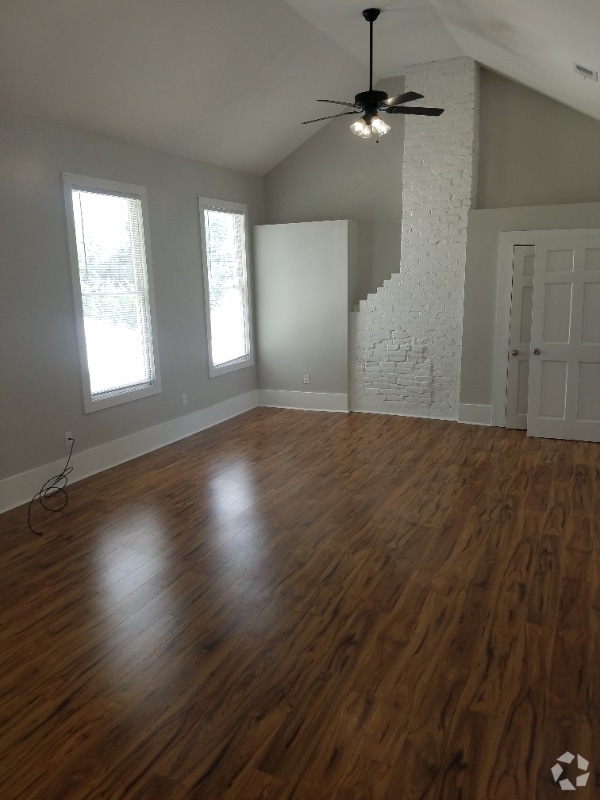 Building Photo - 307 W 41st St Rental