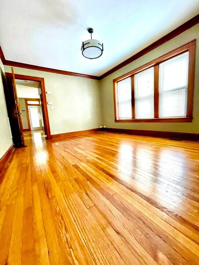 Photo - 3227 N Albany Ave Unit 1