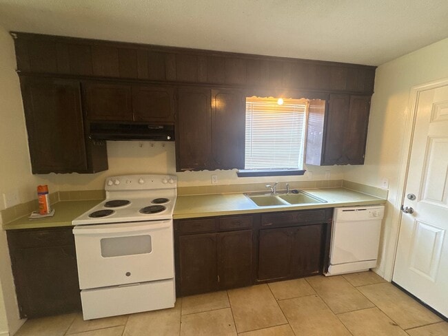 Photo - S. 39TH DUPLEX Unidad 3016 S. 39TH