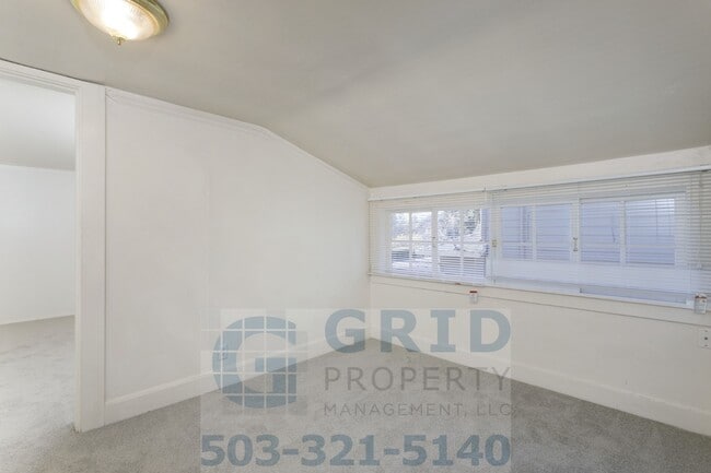 Photo - Two Bedroom Apartment Available in Milwaukie! Unit 04