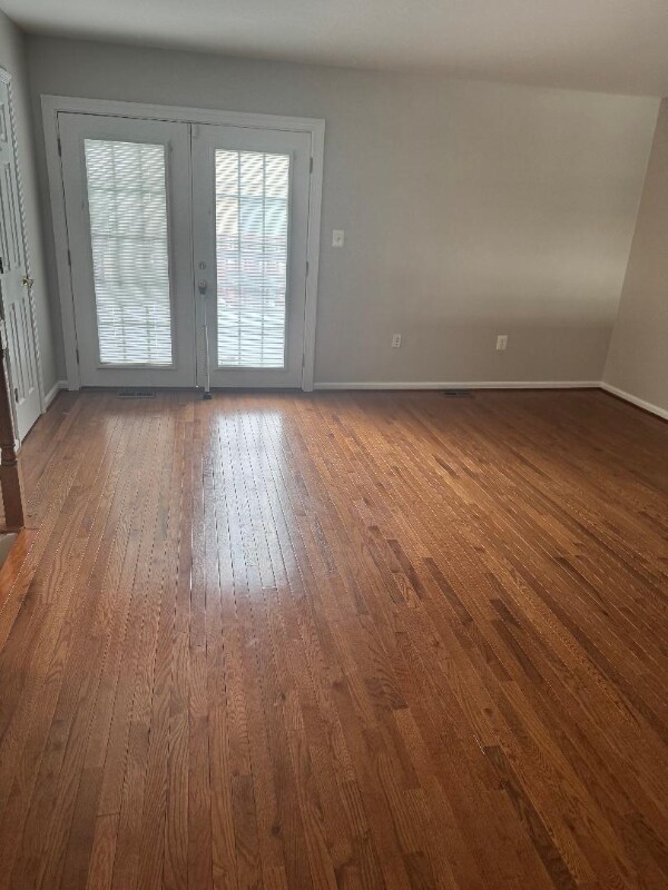 Photo - 106 Barrows Ct