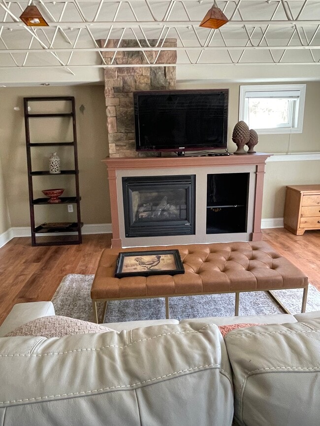 Photo - 421 Senter Dr