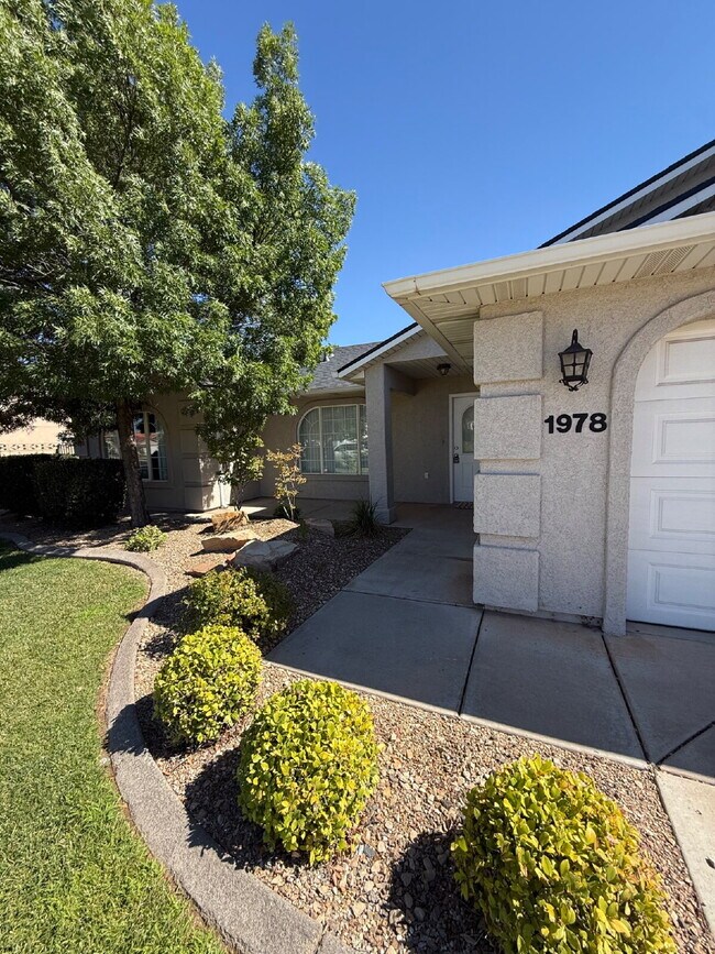 Photo - Charming 3 Bed, 2 Bath St. George Rental with 1417 Sq Ft - Don't Miss Out!