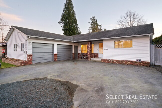 Building Photo - 45400 Jackson St Unit B