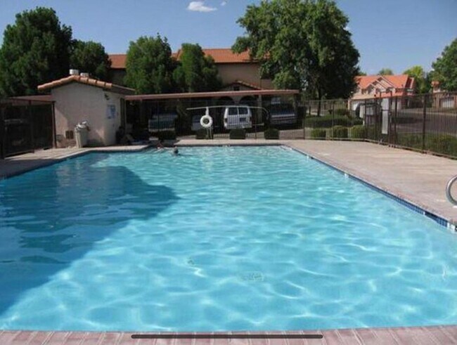 Photo - Beautifully Updated 2 Bed Townhome with Pool Access