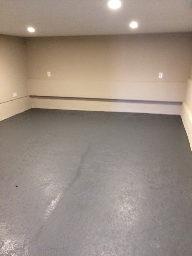 Living/TV room - 8329 Pritchard Pl Unit B