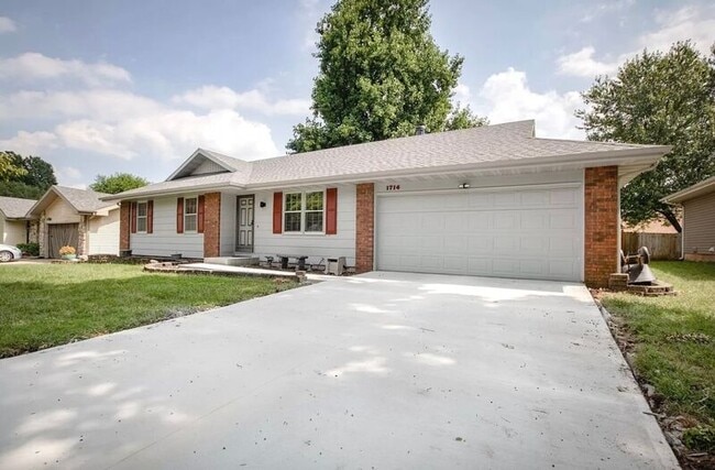 Photo - 1714 W Swan St