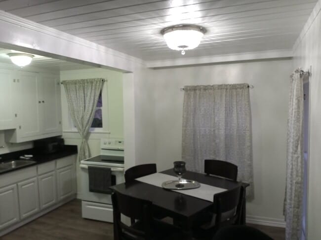 Dining room - 2427 W Southcross Blvd Unit REAR
