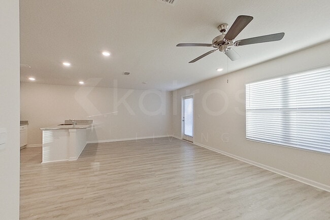 Photo - 261 Monarch Ln