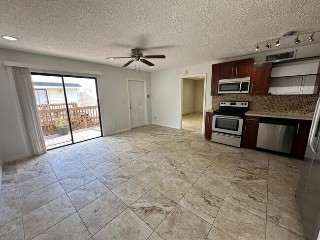 Photo - 637 Executive Center Dr Unit N203