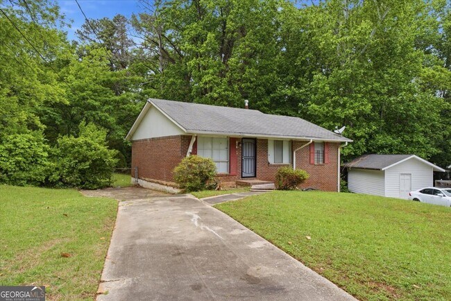 Photo - 1947 Grange Dr SE