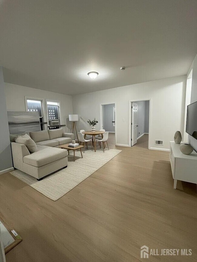 Building Photo - 417 S 14th St Unit 419