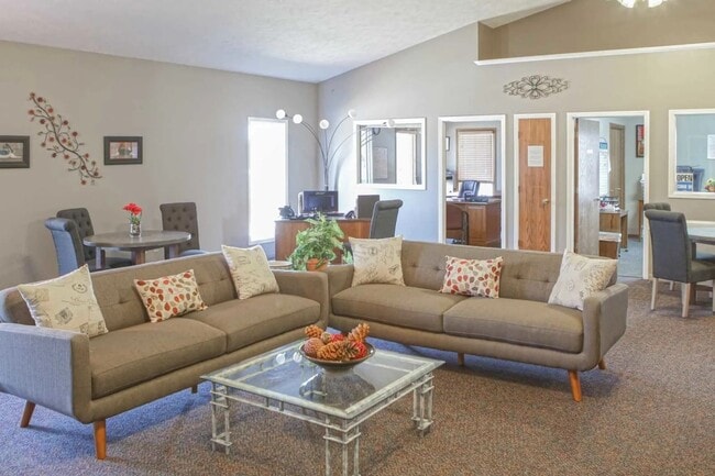 Photo - The Pines at Q Plaza Apartments