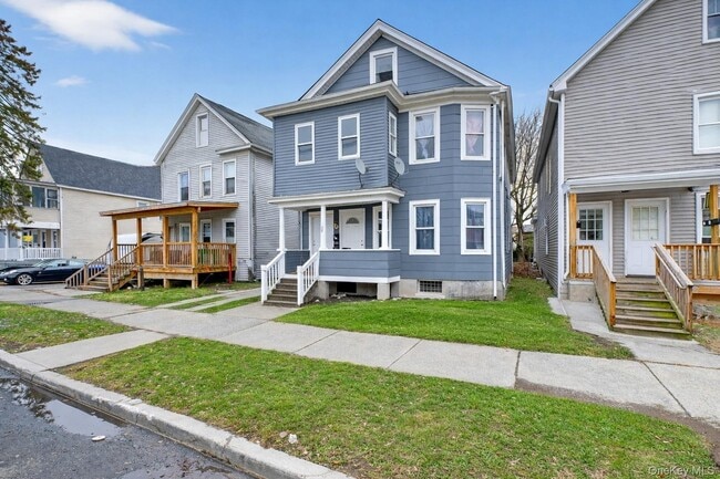 Photo - 148 Winnikee Ave Unidad 2