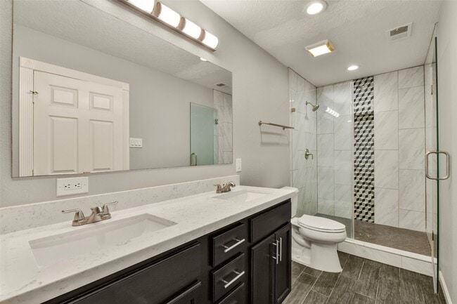 Photo - 1125 Grace St
