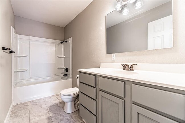 Photo - 1014 N Hico St