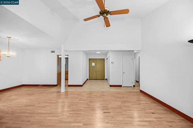 Photo - 2110 Cactus Ct Unidad 6