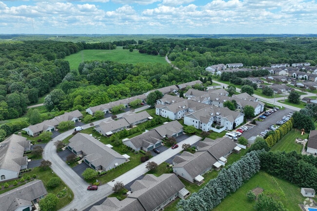Photo - Crown Pointe Condominiums