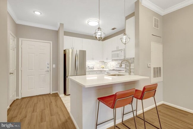 Building Photo - 2791 Centerboro Dr Unit 284