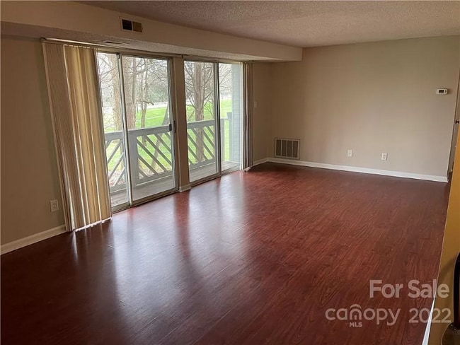 Photo - 9520 Shannon Green Dr Unidad G