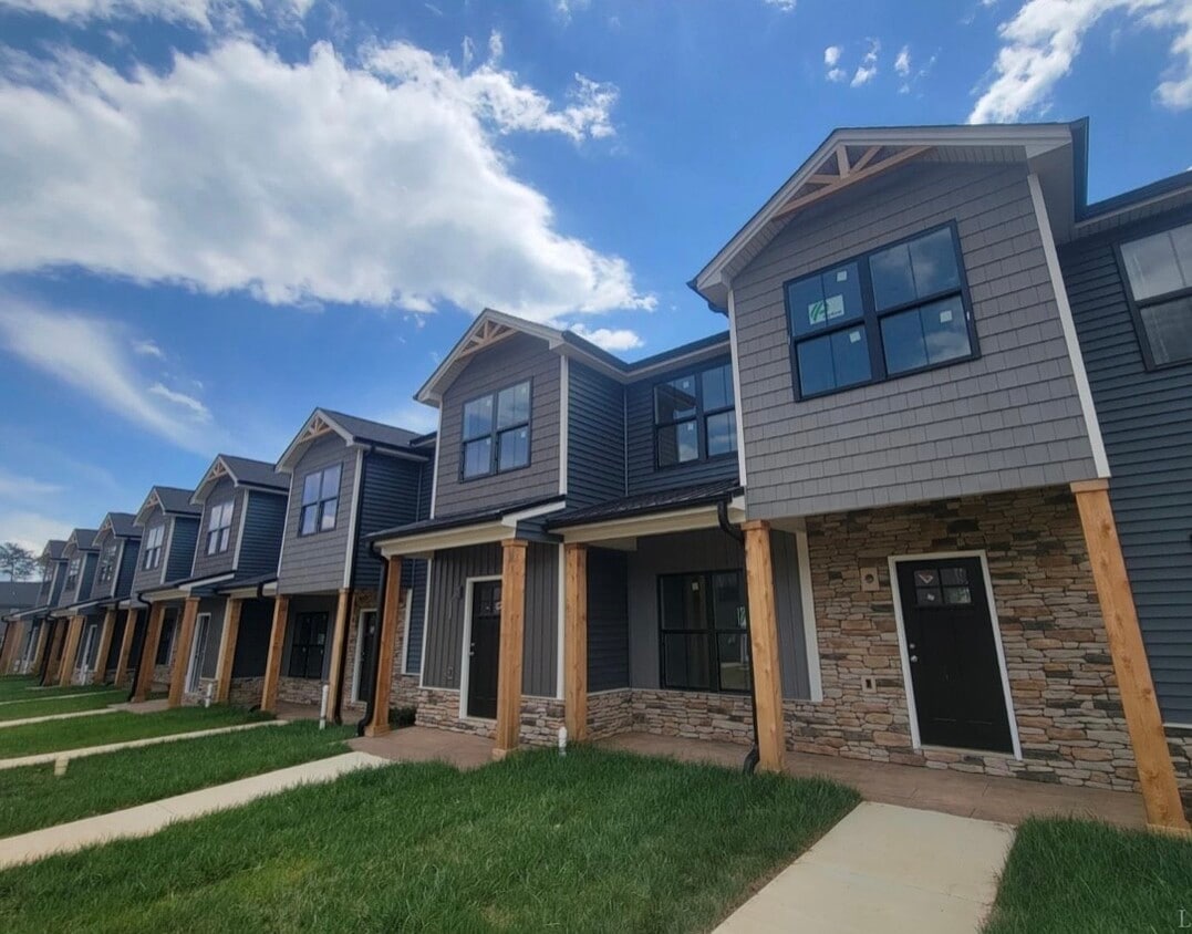 Photo - 22 Villa Ct (Evington, VA)