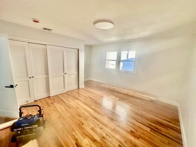 Photo - 262 E Eagle St Unit 2