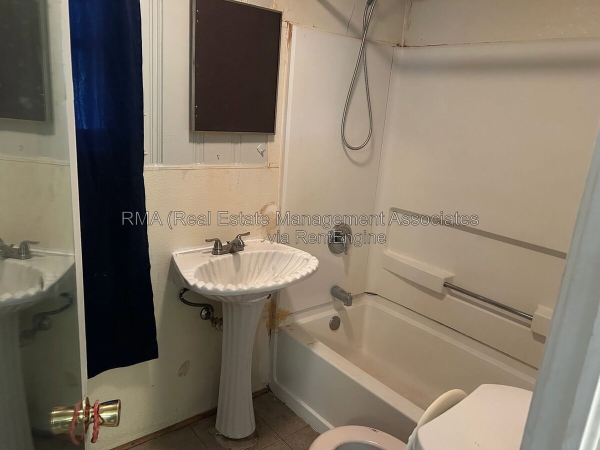 Photo - 125 E Chappell St