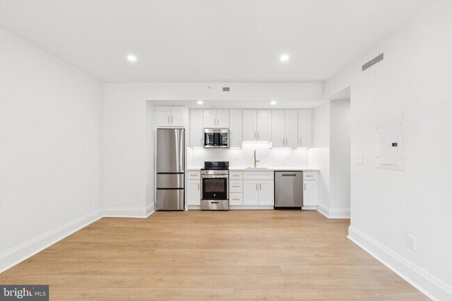 Photo - 135 S 19th St Unit 304