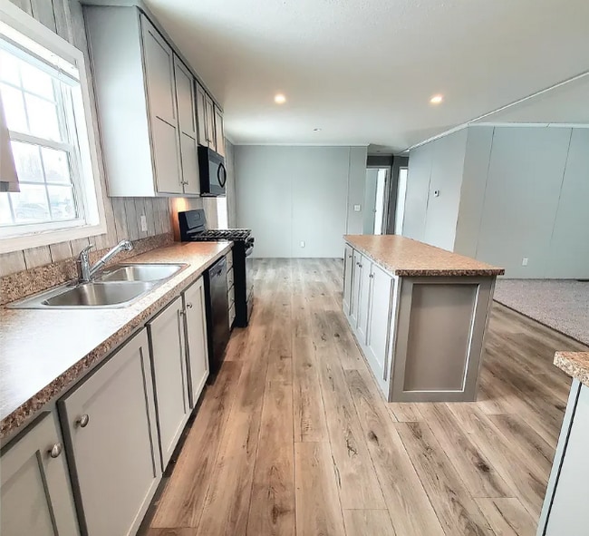 Photo - 8026 Harbour Dr