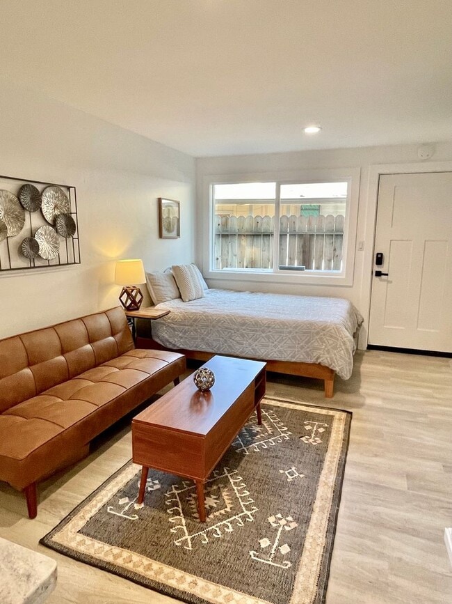 Photo - 4091 Greenwood Rd Unit 3