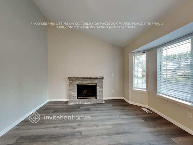 Photo - 5443 Komachin Loop SE