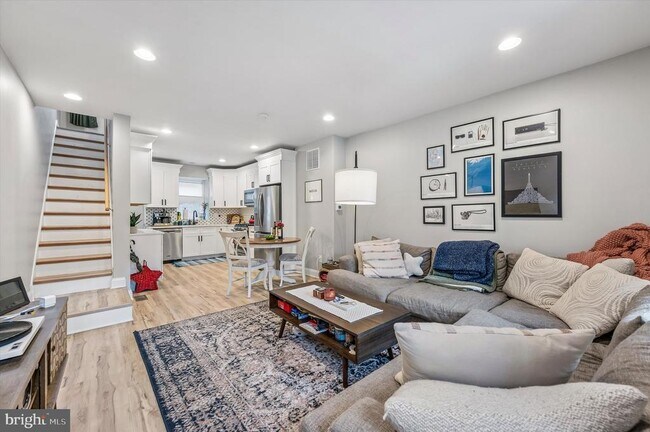 Photo - 137 Vassar St