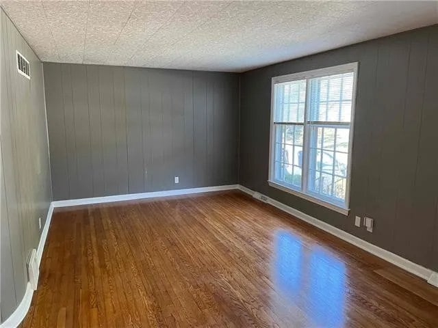 Photo - 6400 Walrond Ave